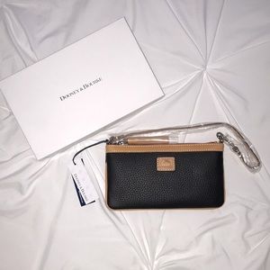 Dooney and Bourke Black Tan Wristlet NWT